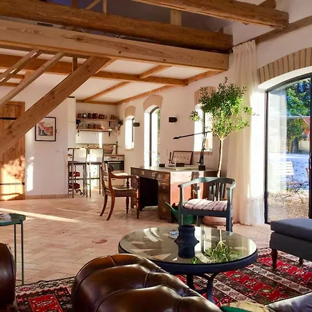Rustic Barn Conversion Close To The Lake *